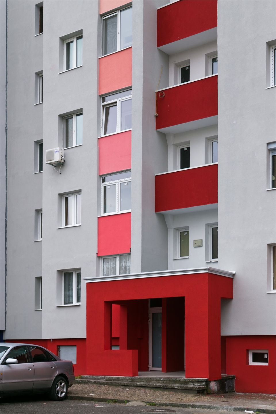 ''Многофамилни жилищни сгради – блок № 35, с административен адрес 