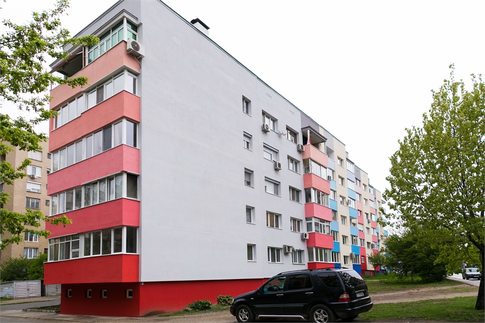 ''Многофамилни жилищни сгради – блок № 35, с административен адрес 