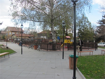 Renovierung des Kinderplatzes im Stadtteil Maslovo, Kostinbrod
